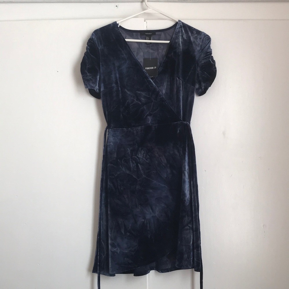 ✅Forever21 velvet dress navy blue size s - Picture 1 of 7